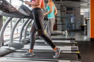 変形性膝関節症での効果的なウォーキングの方法とは