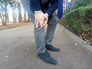 変形性膝関節症で見られる症状とは