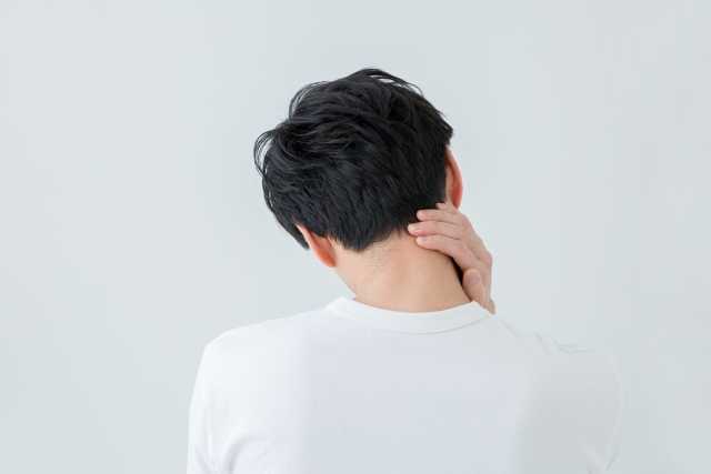 頸椎椎間板ヘルニアの症状や治療法について